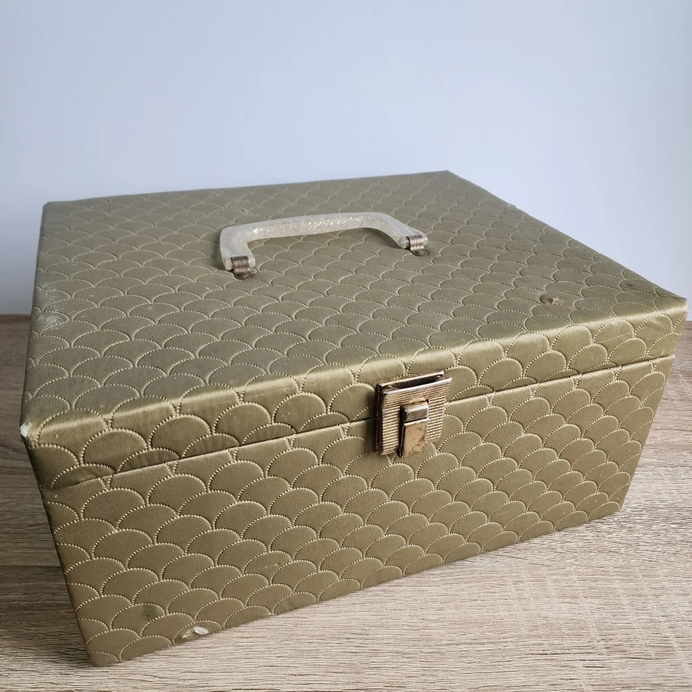 MCM VINTAGE Gold Metallic Quilted Vinyl Sewing Craft Box Lucite Handle